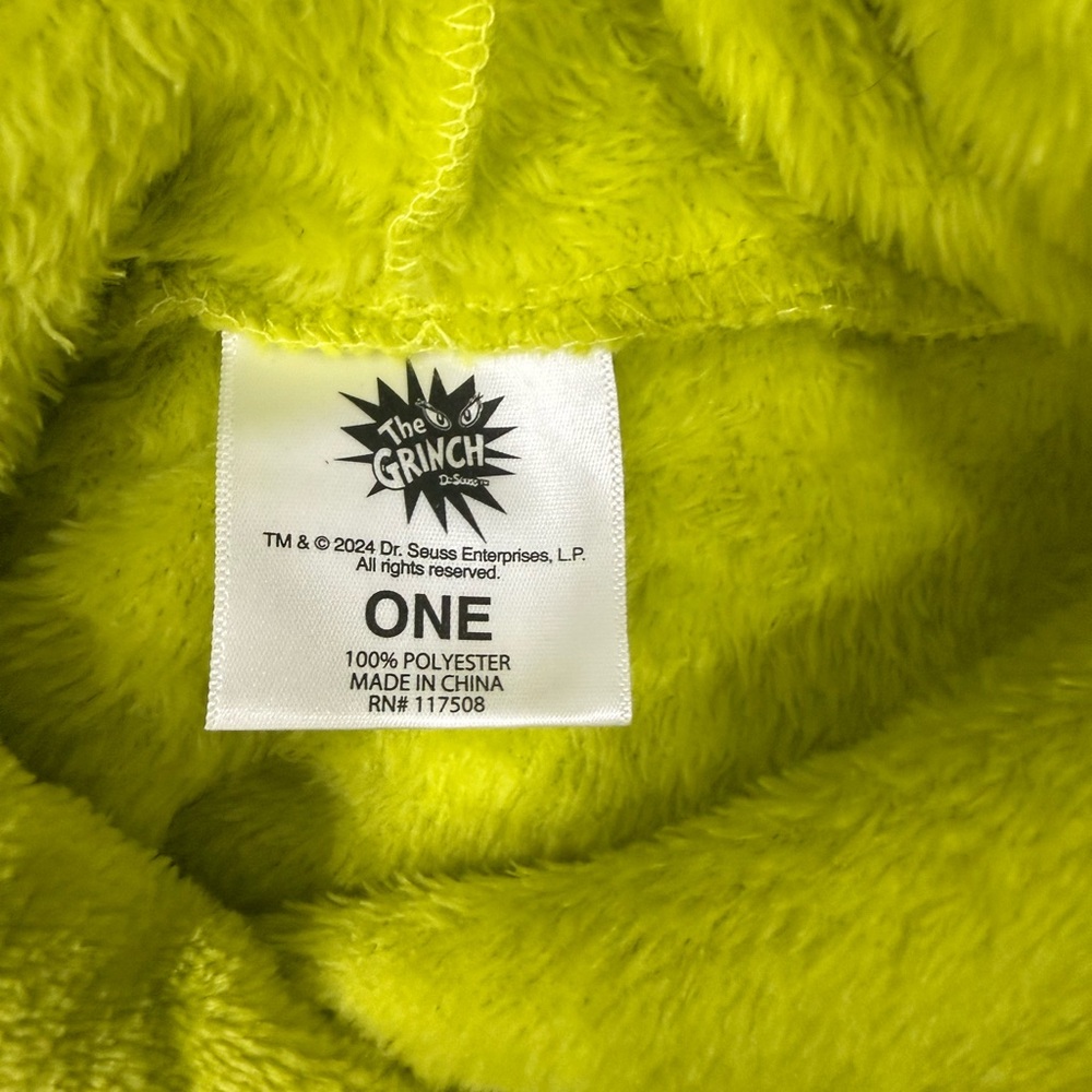 Yellow Grinch Hooded Blanket - Picture 5 of 6